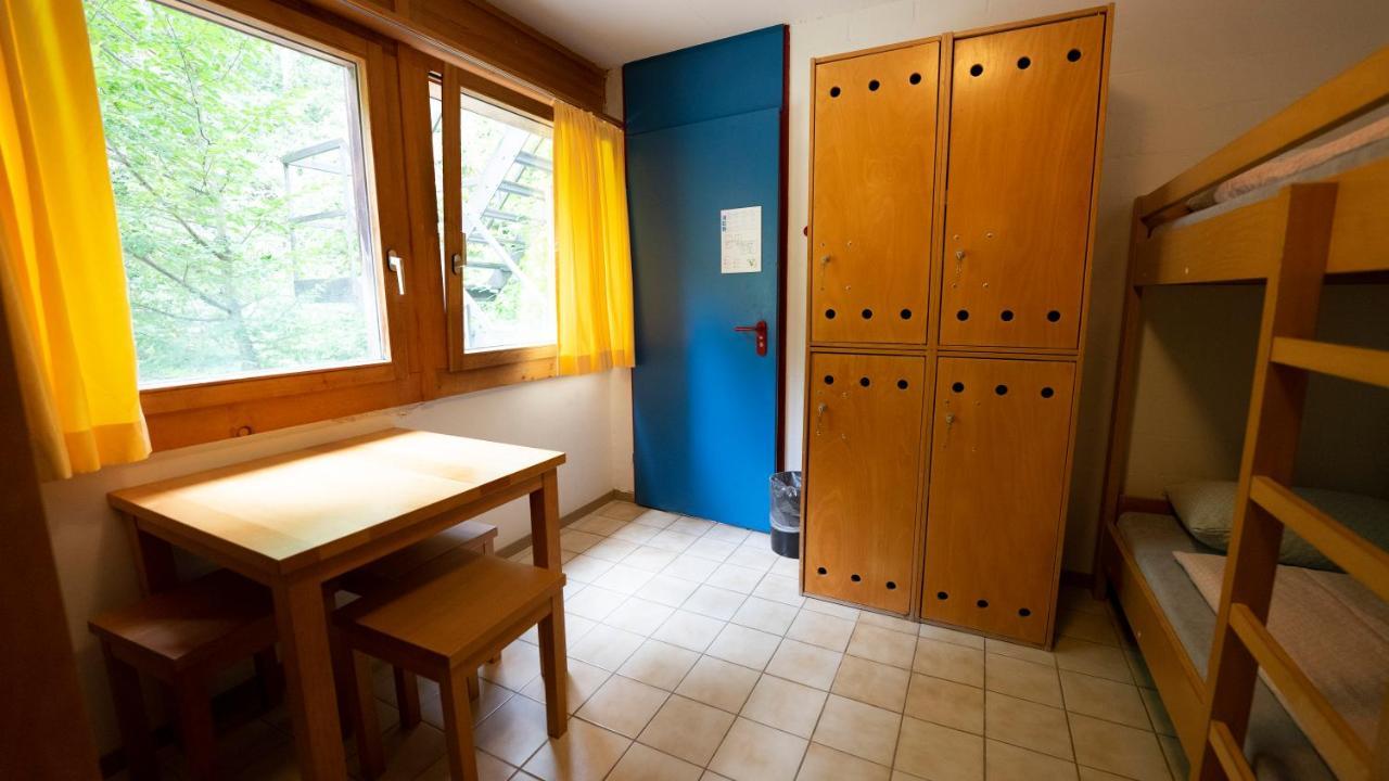 Delemont Youth Hostel Exterior photo